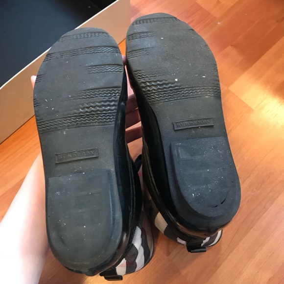 Burberry Rain Boots - Picture 4 of 8